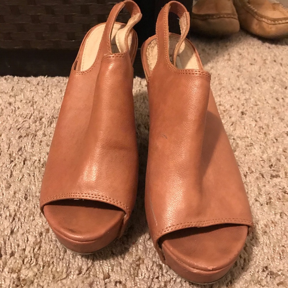 Steve Madden Brown Wedges
